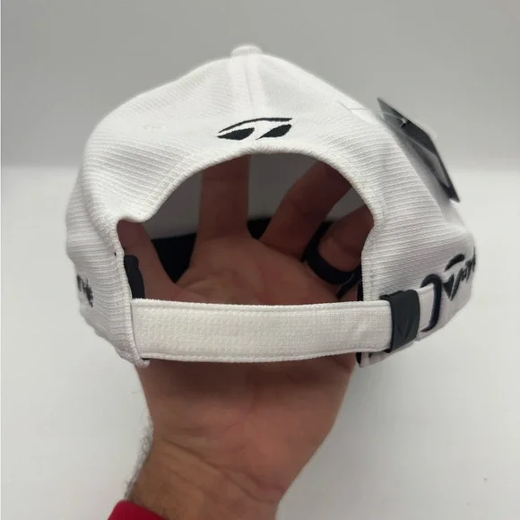 NWT. TaylorMade R11 golf hat is a white adjustable baseball cap - Picture 4 of 5